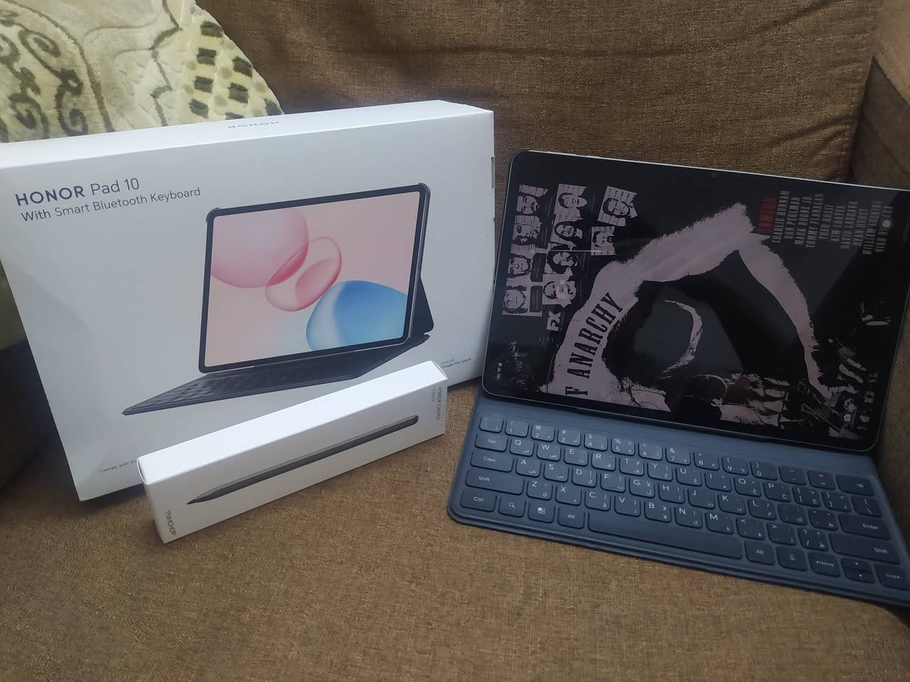هونر pad10
جهاز نظيف جدا بعده بحالة الضمان عين الفهد 
الذاكرة256GB
استعمال على گد دراسة 
ملحقاته كاملة 
وياه قلم الاصلي سعره45 الف 
مكاني بغداد الدورة 
السعر 375


**إذا كنت صاحب هذا الإعلان وتريد حذفه لأي سبب، رجاءا أرسل رسالة إلى الدعم الفني**