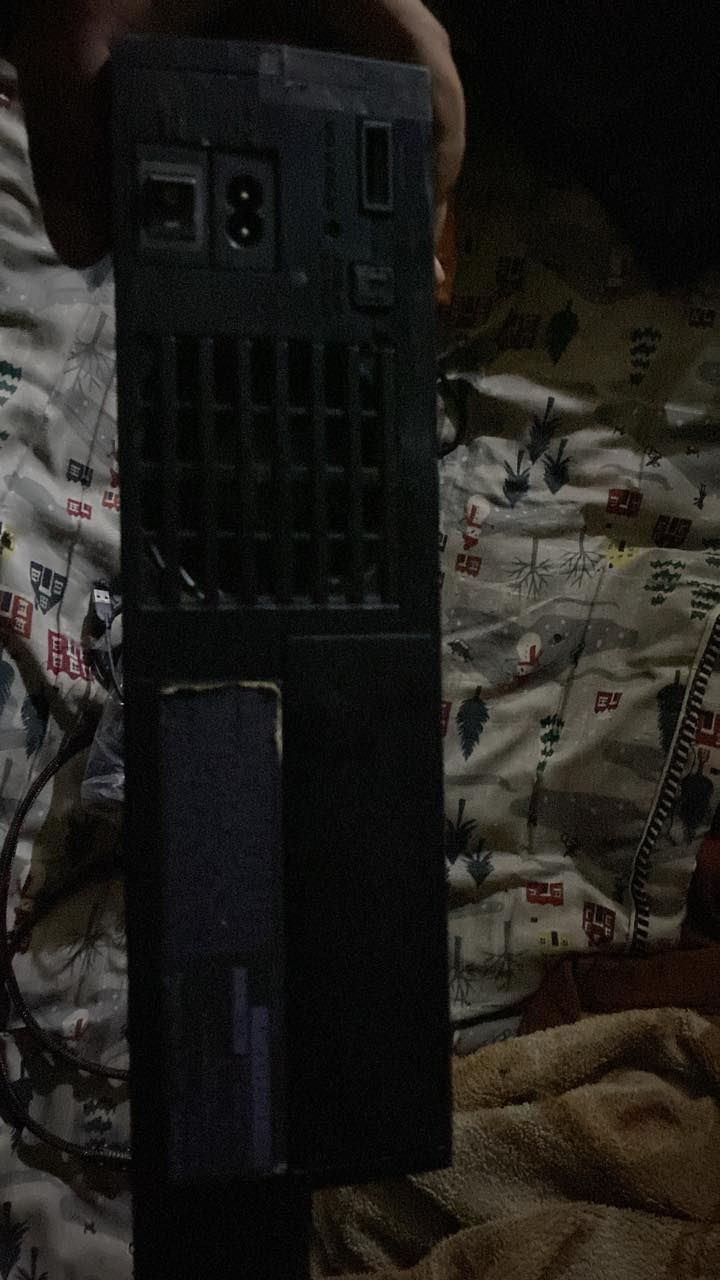 السلام عليكم لدي بلي 2 للبيع الهارد 160 حجمه كامله وبيه اكثر من 60 لعبه تاخذه شغله منا سعر 40 الف فقط هذه رقمي *********** مستعجل عله بيعته للعلم جوستك جديد مكان بغداد البياع
