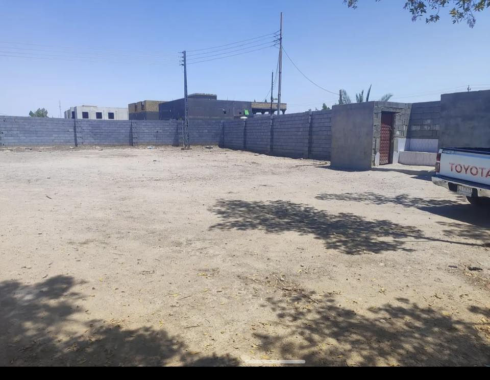 لبيع في ناحية النشوة
بيت طابو زراعي
ارض خمس دوانم
بستان مع مواطير
مع عبارة====***********
