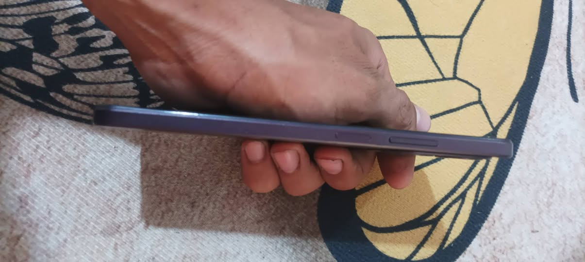 السلام عليكم جهاز OPPO A3x للبيع 

مواصفات الجهاز :.

الشاشة..
6.72 بوصة، LCD، دقة 1080 × 2400 بكسل، 90 هرتز
المعالج
Dimensity 6300 (ثماني النواة)

Qualcomm Snapdragon 6s 4G Gen1

الذاكرة العشوائية (RAM)
4 جيجابايت
الذاكرة الداخلية
128 جيجابايت، قابلة للتوسيع عبر بطاقة microSDXC
الكاميرا الخلفية
50 ميجابكسل (رئيسية) + 2 ميجابكسل (ماكرو)
الكاميرا الأمامية
8 ميجابكسل
البطارية
5100 مللي أمبير، شحن سريع 33 واط
السعر ب ١١٥ وبي مجال


**إذا كنت صاحب هذا الإعلان وتريد حذفه لأي سبب، رجاءا أرسل رسالة إلى الدعم الفني**