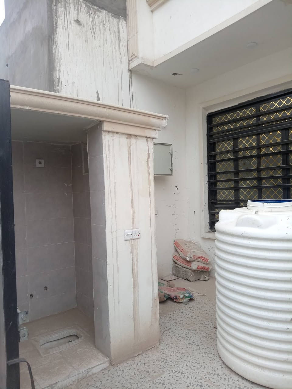 اسلام عليكم ورحمة الله

يسر مكتب المحمود للعقار 🏡🏡
🫵🫵🫵🫵🫵🫵🫵🫵🫵
عن توفر دور سكن تونات ملك صرف

 🌺🌺🌺🌺   ملك صرف زراعي 🌺🌺🌺

مساحة ١٠٠متر صافي ٢نون مع صاله

ومطبخ __خدمات البيت تسليم مفتاح

منطقه مرتبة خدمات كاملة بداية المنطقه

قرب عل شارع لعام ملك صرف زراعي
👇👇👇👇👇👇👇☝️☝️☝️☝️☝️
السعر ٩٥ مليون مع المجال
مكتب المحمود للعقار ابو حسين *********** بي واتساب
