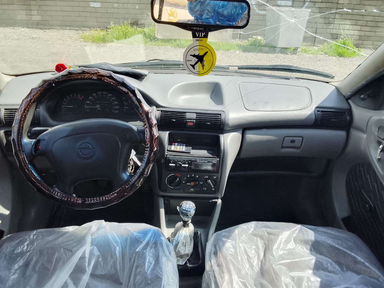 استرا

حجم 16 ✔️

گير عادي 

رقم نينوئ ( انكليزي) 

بأسمي انا الشرعي  ( تحويل ثاني يوم ) 

باقيه بس عل استلام لوحات  هزه جديد 

سنوية عظم جديد 

سياره بلاديه بدون صبغ بدون اي ضرر 

غرفه نضيفه 

فتحتة سقف 

دبل ايربك حساس مرايه 

ستيرن بور سياره فول

تدفئه  طخم جديد 

طخم تايرات جديد 

شرط سياره بلاديه وجاهزه من كلشي 

سياره فقط دواير او دوسات 

بدون اي ضرر 

السعر ٣٨ وبيها مجال 

مكاني موصل شارع بغداد / رقم التلفون  

*********** : ***********
