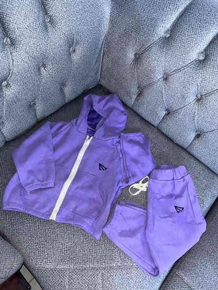 تراك بناتي ولادي شتائي مبطن عمر ٣و٤سنوات ٣قطع
٥و٦ سنوات قطعه
١١و١٢ سنه قطعه
٧و٨ سنه قطعه
سعر ١٢...تواصل@kameel66 او وتساب***********
