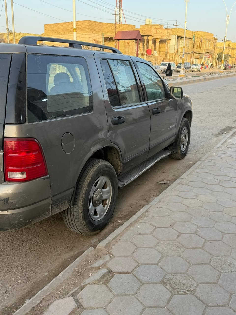 فورد اكسبلورر ستيشن 2004 محور اوتوماتيك مكينه 3000
لون نفطي خاليه من ضربه وتبديل...رقم بصره مشروع وطني مكان السيارة الناصرية  اسعر 65ورقه وانه مكلف بل نشر وهاذه رقمه الولد..***********
