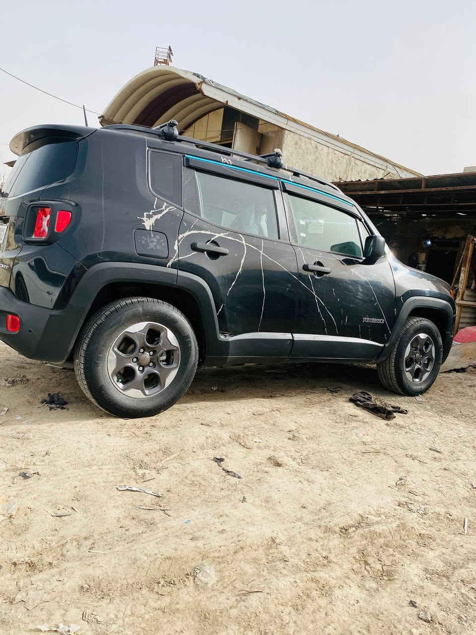 جيب رنكد موديل ٢٠١٨ رقم بابل انكليزي بسمسي مكينه ٤ سلندر ٢٥٠٠ شاشه بلاد كامره حساسات تحكم استيرن حداديه تخم تايرات تبريد كله جديد دواخل جديد على وضع الشركه وبعد بيه مواصفات بصمه تشغيل عن بعد السعر 118 وبيه مجال
صور الحادث بالمنشور 
 ***********
