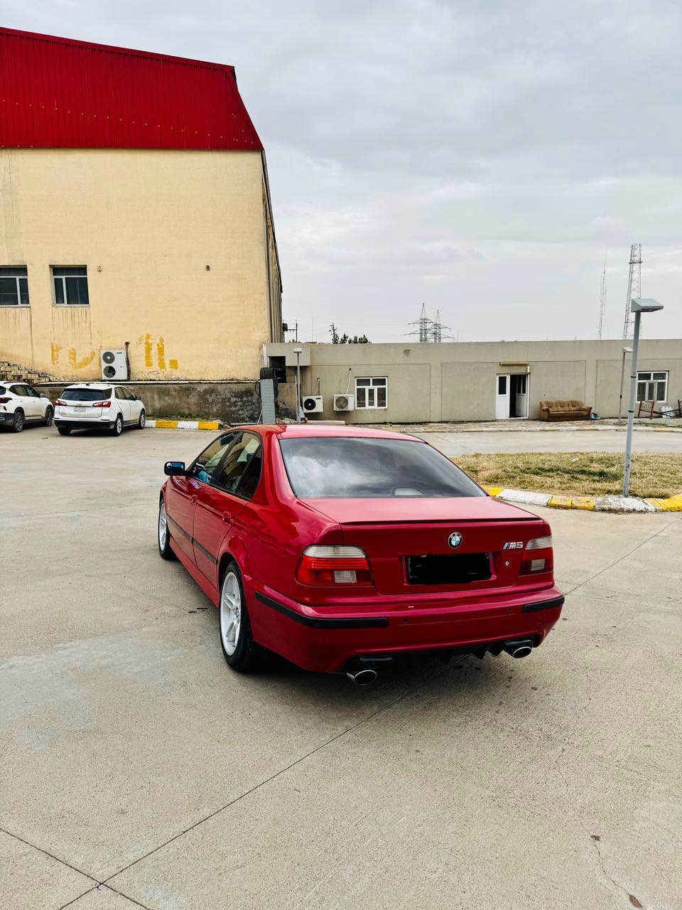 بیئیم سەقەر مۆدیل٢٠٠٣ بیلادM کوشن  هیتەر گێرو مەکینەوە تەبرید ساردو گەرم تەقەو رەقە موسو براوە محەوەر سبوغ سەقف و حیزام بە شەرت  مەنەفێست ئەسڵی شەرتی غرامەی مرور 

سەیارەکە چوار تایەوە ویلی M لۆکی لەژێرە 

سعریشی 75مەجالیکی برایانە 
*********** Singapore
