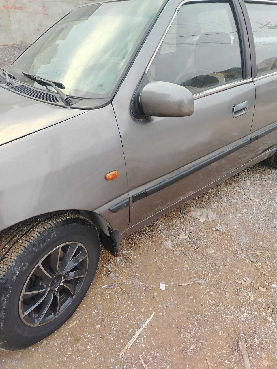 هونداي بوني موديل ١٩٩٣
سياره نضيفه. 
 تايرات جديدا. شرط 
وياله عنكبوت  قبل شهر. شديتهم 
 سياره مصبوغه عام جماليه فقط 
 سياره رقم نينوئ اتريد وكاله تريد تحويل  كابون بانزين بيه
الطخم مالها  90/100
محرك بروتون  كير شرط. بشرط مكينه وكير 
 السعر.  34 ورقه  او بيها مجال للشراي 
 *********** وتساب شغال
