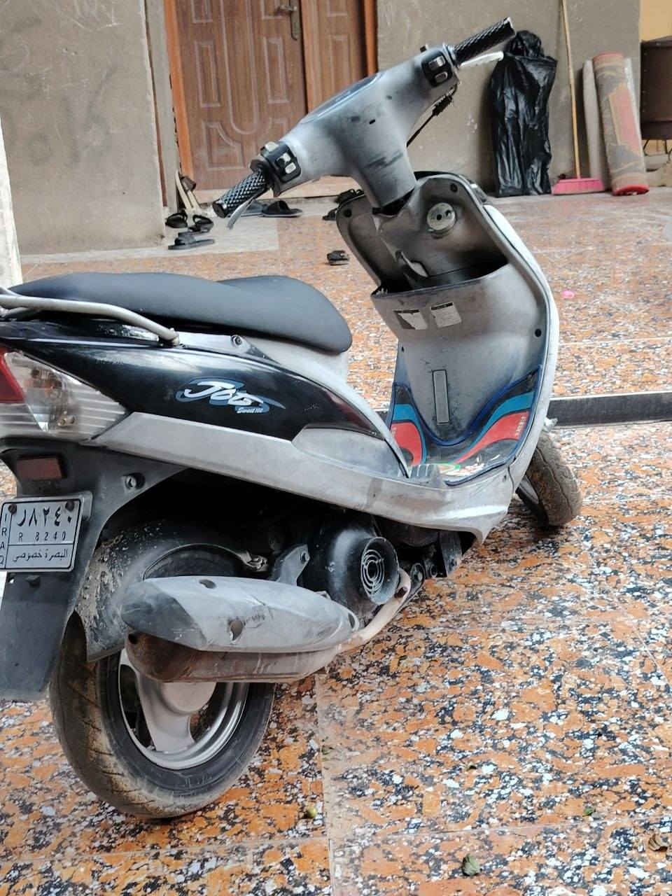 للبيع قجمه مكينه مامفتوحه كلشي شغال بيها دراجه مكفوله من كلشي. سعر 850 وبيها مجال. مكلف بنشر    ***********.
