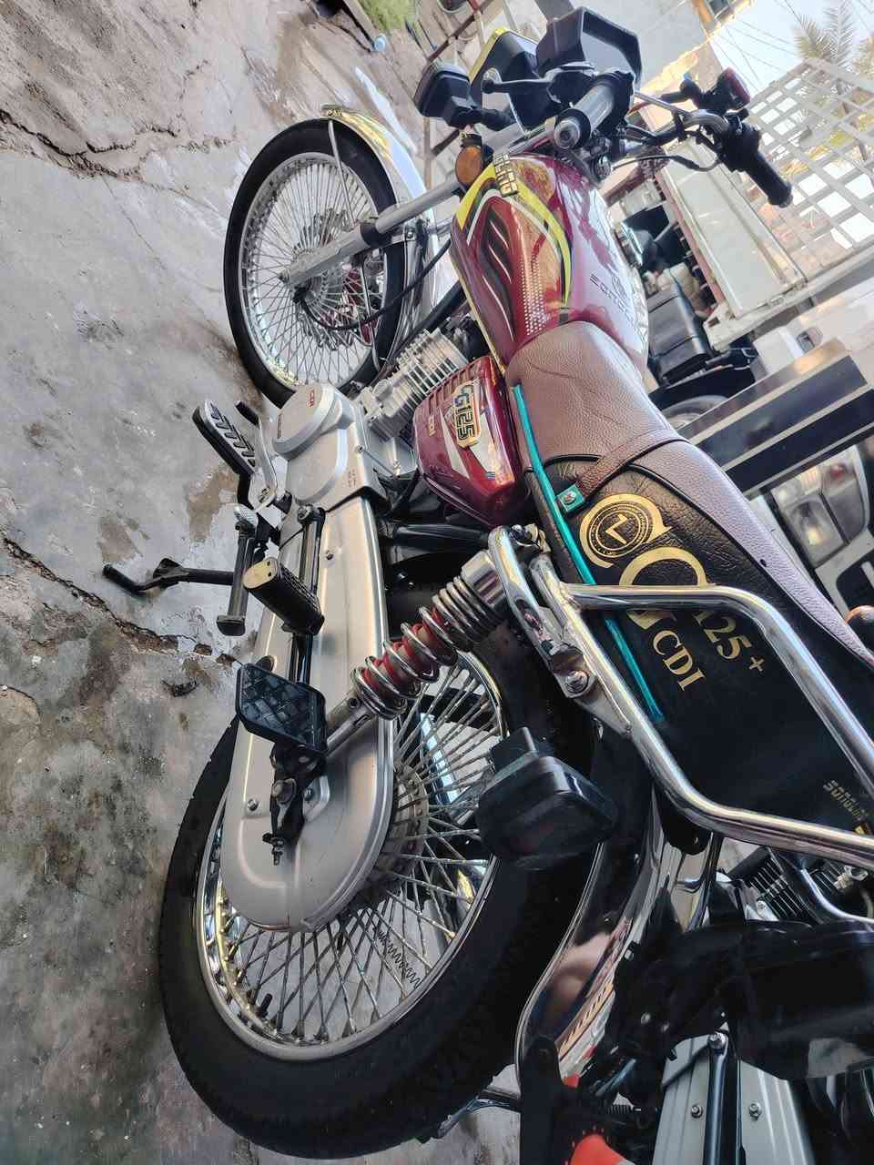 سلام عليكم دراجات للبيع رقم وسنويه 
تايكر موديل 2023محدثه 2025 
ول بوكسر 23 بيهة خيط تبخير مكاين ماملعوب بيهن سعر البوكسر ب2و 100وبيهة مجال ول تايكر مليون وربع وبي مجال مكاني بعقوبة تقاطع السادة 
***********
