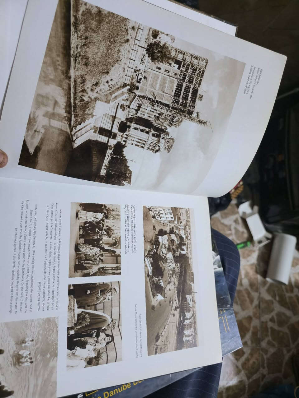 📚 للبيع في بغداد: ألبومات صور فوتوغرافية ملكية فاخرة ونادرة عن رومانيا (طبعة أوروبية) 🇷🇴✨للبيع كتابين مميزين جداً وفخمين (Hardcover) من مكتبتي الخاصة، موجهين لعشاق التاريخ، الجغرافيا، والتصوير الفوتوغرافي المحترف. الكتب غير متوفرة في الأسواق المحلية داخل العراق وثنائية وثلاثية اللغة (تتضمن الإنجليزية).🔍 الكتاب الأول: Bucureștiul interbelic: Calea Victorieiعن الكتاب: ألبوم صور تاريخي يوثق العصر الذهبي لمدينة بوخارست (فترة ما بين الحربين العالميتين) وشارع فيكتوريا الشهير. يحتوي على لقطات نادرة للحياة اليومية، العمارة الفاخرة، والسيارات الكلاسيكية.اللغة: روماني / إنجليزي (Bilingual).دار النشر: Noi Media Print (أوروبا).🔍
 الكتاب الثاني: Delta Dunării / The Danube Deltaعن الكتاب: للمصور العالمي الشهير (Florin Andreescu). ألبوم فوتوغرافي ساحر يوثق الطبيعة العذراء والحياة البرية النادرة في دلتا الدانوب (المحمية الطبيعية المدرجة ضمن اليونسكو)، غني بصور الطيور والبحيرات بجودة طباعة فائقة.اللغة: روماني / إنجليزي / ألماني.دار النشر: Ad Libri.
📌 حالة الكتب: ممتازة جداً ونظيفة (بحالة ورق المصنع).💰 السعر المطلوب للكتابين معاً (سعر خاص للمجموعة): 50,000 دينار عراقي فقط! (قابل للتفاوض البسيط للشاري الجاد).📍 مكان التواجد / التسليم: بغداد (يمكن الاتفاق على مكان التسليم أو التوصيل).💬 للتواصل والاستفسار: يرجى إرسال رسالة خاصة على الخاص (أو ترك تعليق).


**إذا كنت صاحب هذا الإعلان وتريد حذفه لأي سبب، رجاءا أرسل رسالة إلى الدعم الفني**