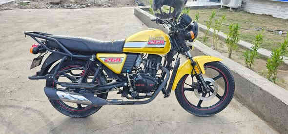 سلام عليكم دراجة دايوان موديل 23 محرك 200 دراجة محرك يخبل خير من الله دراجة كلها بلاد مرقم ديالى لوحة وسنوية تحويل ثاني يوم سعرها 2300 بيها مجال 
مكاني ديالى بعقوبة ***********
