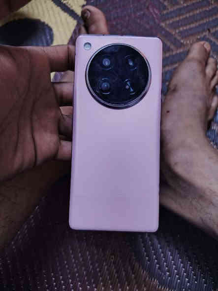 سلام وعليكم موبايل Infinix ZERO 40نضيف حيل بس بي فطر صغير بل جام مثل ما موضح ول سماعه بيه خرخشه شويه تصلح إب خمس تألف ذكره 256رام 8+5
بوبجي 60فريم سعر 175وبي مجال مكاني موصل جانب ال أيمن تل رمان ***********
