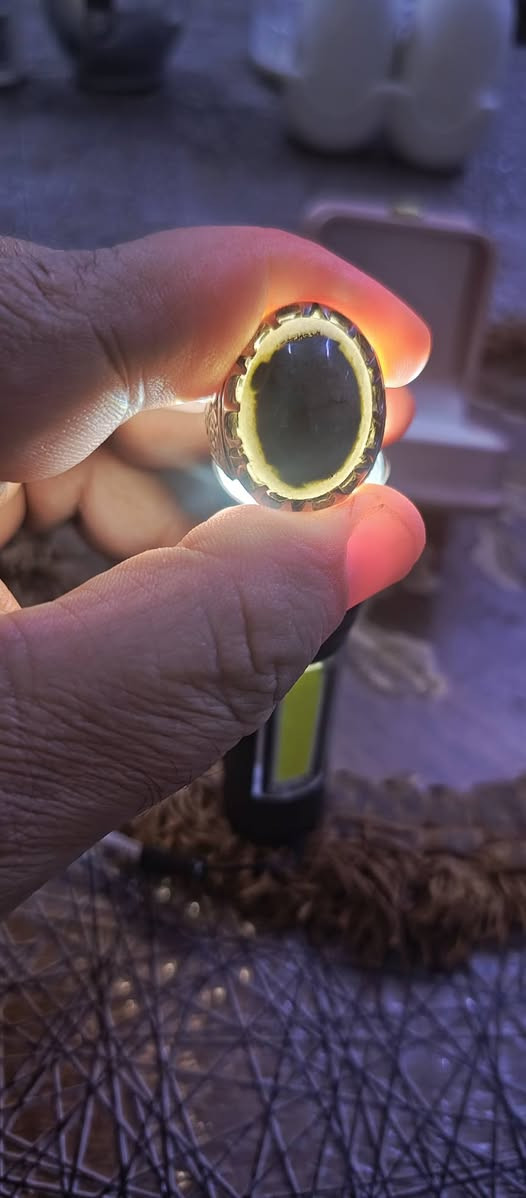 جزع لون مميز زيتوني قياس 25 صياغة يدوية ثقيلة للاتصال او واتساب ***********
