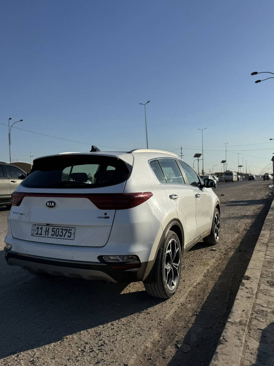 السلام عليكم 
سبورتج خليجي 2019 gtline 
اعلى مواصفات 
بانوراما 
بصمه 
شاشه (apple car play,android auto)
داخل لونين 
جنطه شفط 
بعد بيه هواي 
مواصفات ال gtline معروفه 
السياره ماشيه 81 الف قابل للزياده 
الباب مال الصدر مصبوغه اثر ضربه دراجه 
والجاملغ الايمن مرجع بارد ودعاميه السياره مصلحه وبيها كارت 
مكان السياره بابل 
السعر 193 وبيه مجال بسيط
***********
***********
