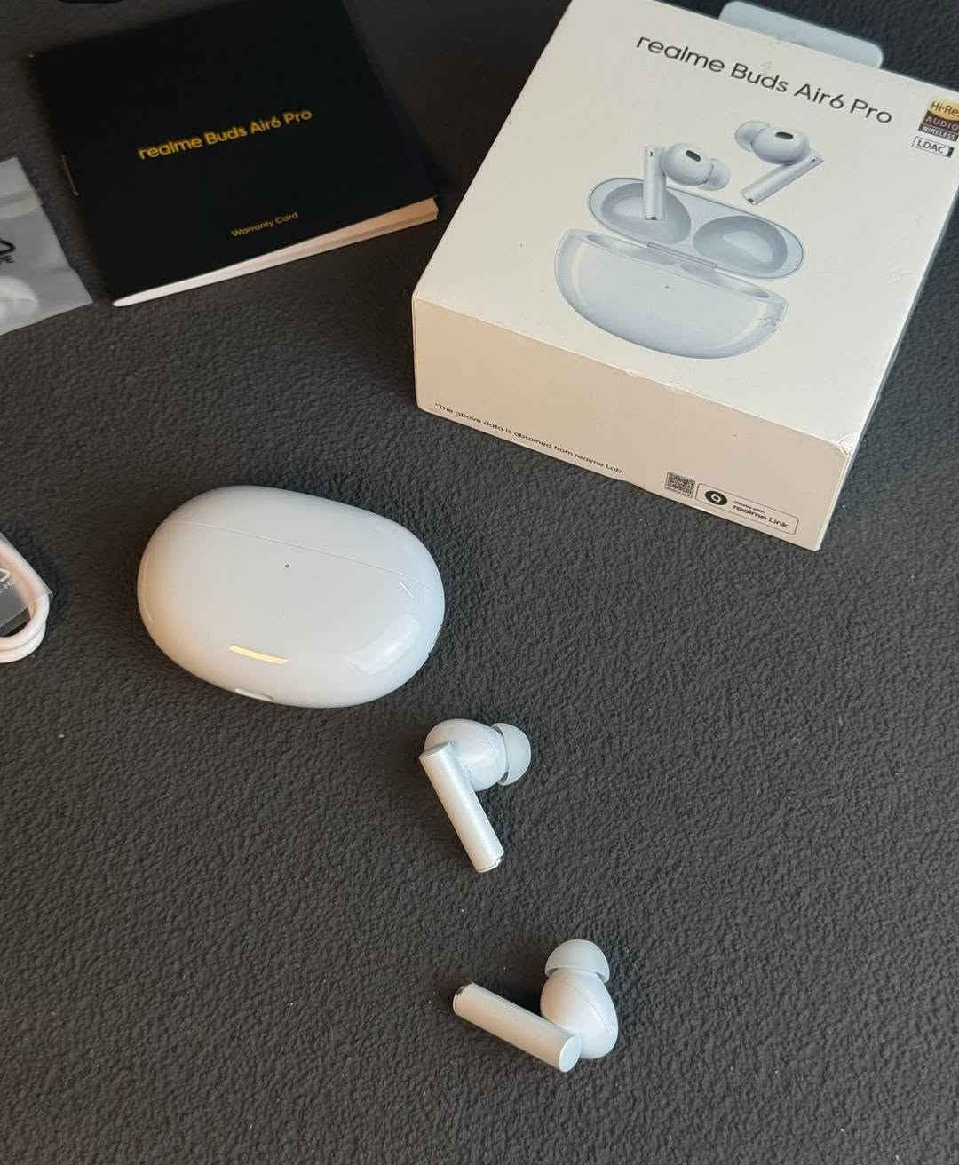 السلام عليكم
للبيع مشحونه مرتين فقط 
realme Buds Air6 Pro
موصفاتها متخلص سماعات عالمية


**إذا كنت صاحب هذا الإعلان وتريد حذفه لأي سبب، رجاءا أرسل رسالة إلى الدعم الفني**