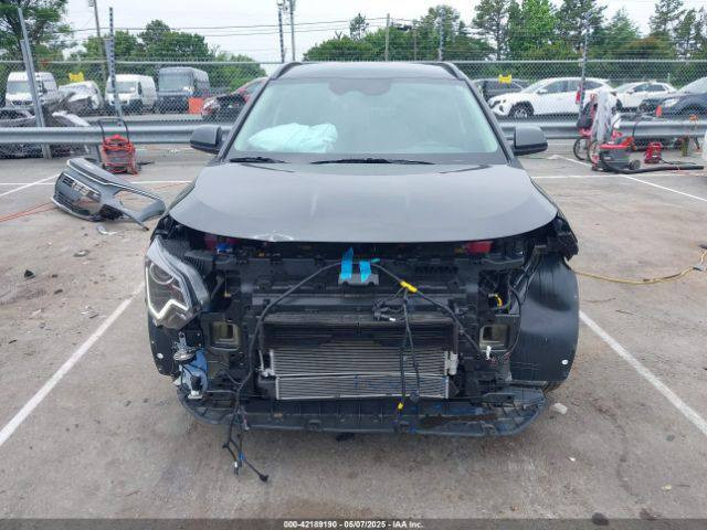 كيا نيرو2024 LX
ماشية ٧٠٠٠ ميل 
حاليا بالحرة 
حادثها فقط دعامية 
بيها ايرباك ستيرن 
بدون تصليح ولا صبغ 
للاستفسار واتس اب ***********
