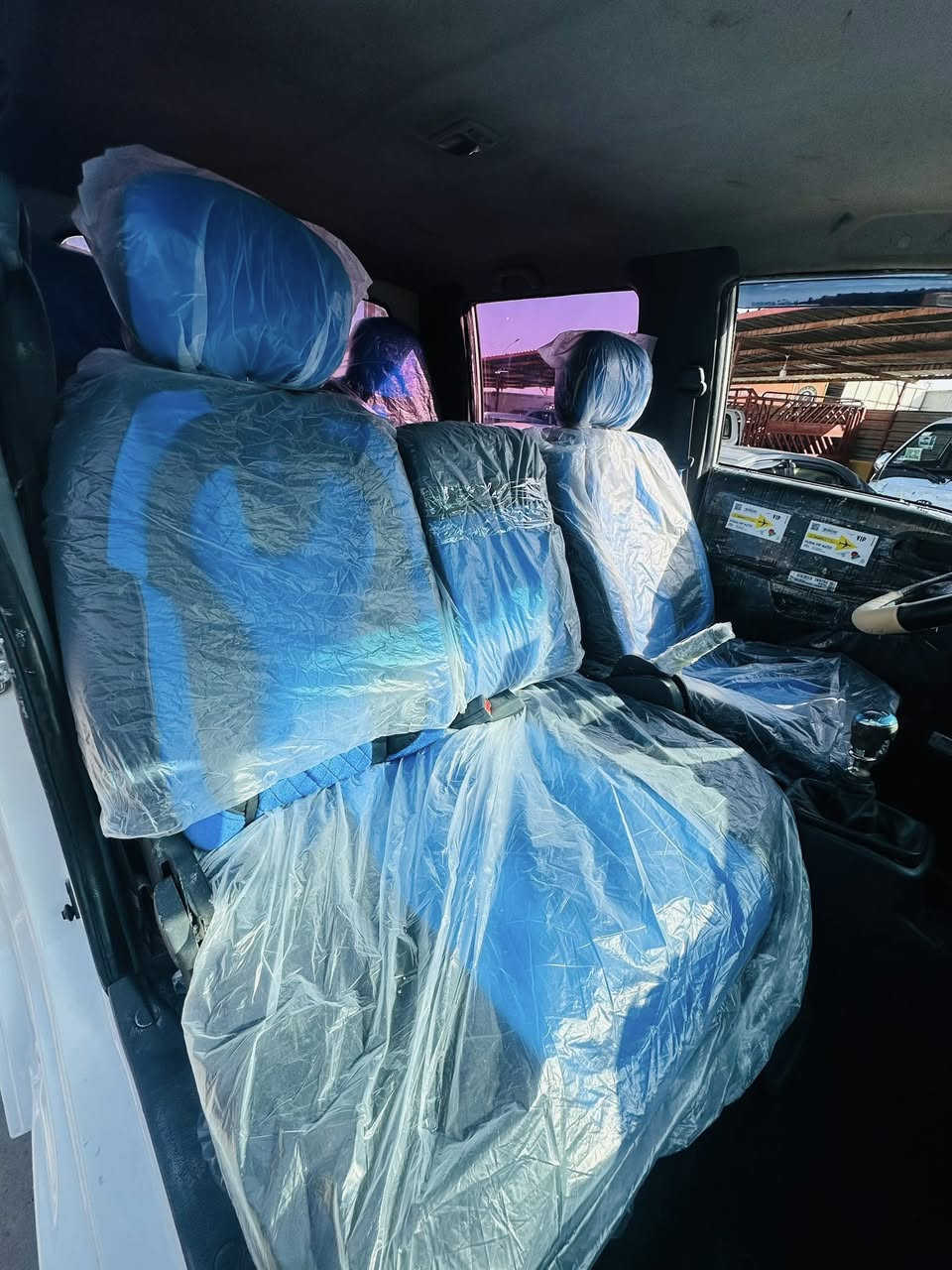 عنوان شيخان معرض هاولاتي
كيا دبل قماره موديل 2016 دبل قماره مكينا بيلادي 7 كير دبي 

منافس اصلي ***********.  سعر 80
