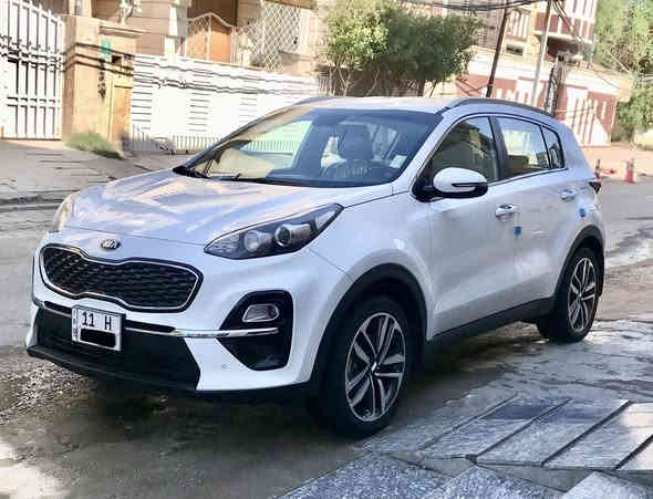 كيا سبورتج ( ٢٠١٩ ) خليجية ماشية ( ٤١ ) مكفولة كفالة عامة من الضربة والصبغ والبارد والفتح والتبديل والرصعات والشخوط  . رقم بغداد الدولي الجديد ( بأسمي ) هزة جديدة وسنوية مجددة لغاية ( ٢٠٣٠ ) محرك ٢٠٠٠ دوش تخم تاير وبطارية جدد داخلها جديد أستلام علئ ايدنا من الزيرو من شركة المجموعة الدولية مواصفاتها الاعتيادية مع شاشة وكامرة . أخواني السيارة جديدة وجاهزة بدون اي نقص بعدها علئ وضع الشركة وللتواصل ( *********** ) ومكاني بغداد - الكرادة  .
