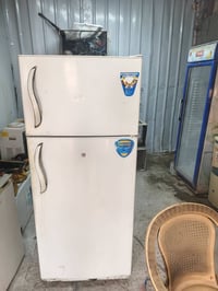 ثلاجه  بيع  نضيفه كلش شرط فحص   سعر ١٥٠  الاستفسار ٠٧٧٢٨٤٢٥٥٠٤