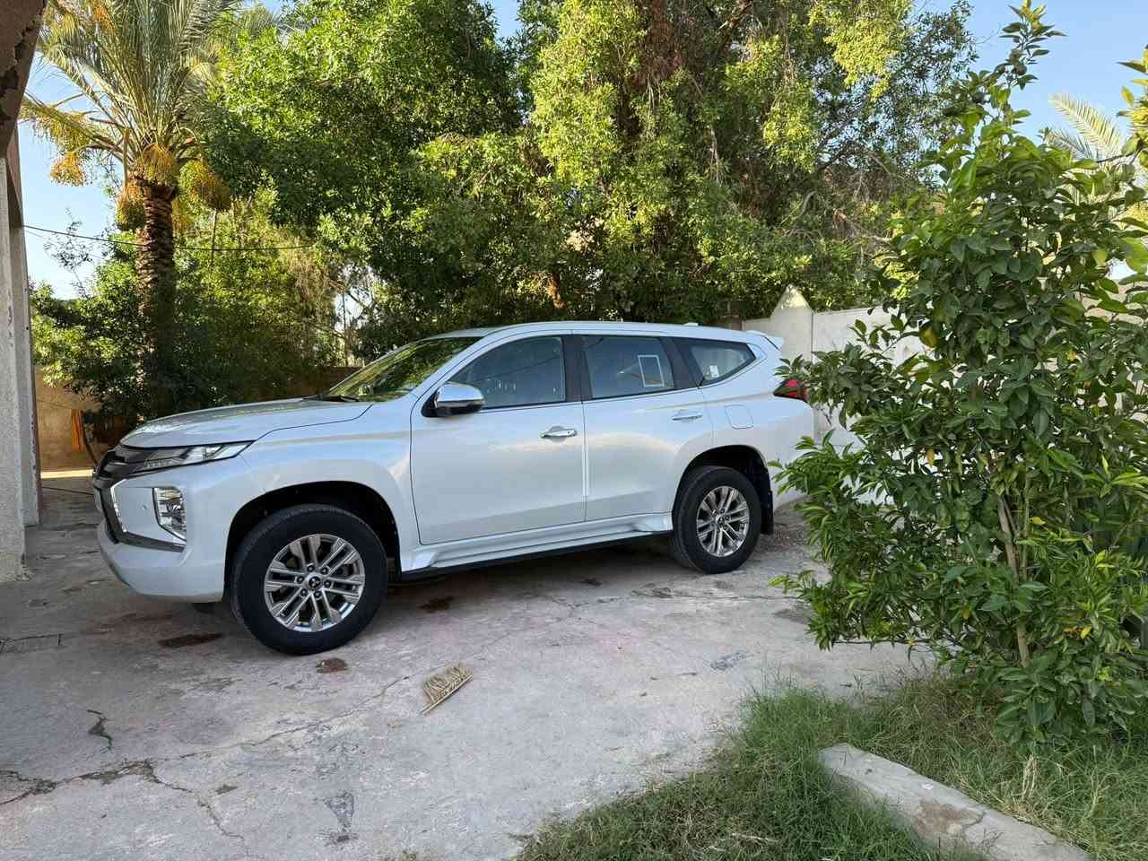 السلام عليكم باجيرو سبورت ٢٠٢٠ فول مواصفات فتحة ٧ راكب كشنات جلد محرك ٣٠٠٠ كير ٨ سرعات خليجية مكفولة ماشية 114 الف رقم اربيل السعر 210  وبيه مجال الاتصال ***********
