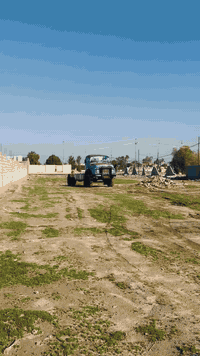 قجمه للبيع ٨٠  شركه قماره بلاديه شاصي بلادي بدون صبغ رقم بغداد بسمي محرك ستندر مكان نجف الشراي يتصل ***********
