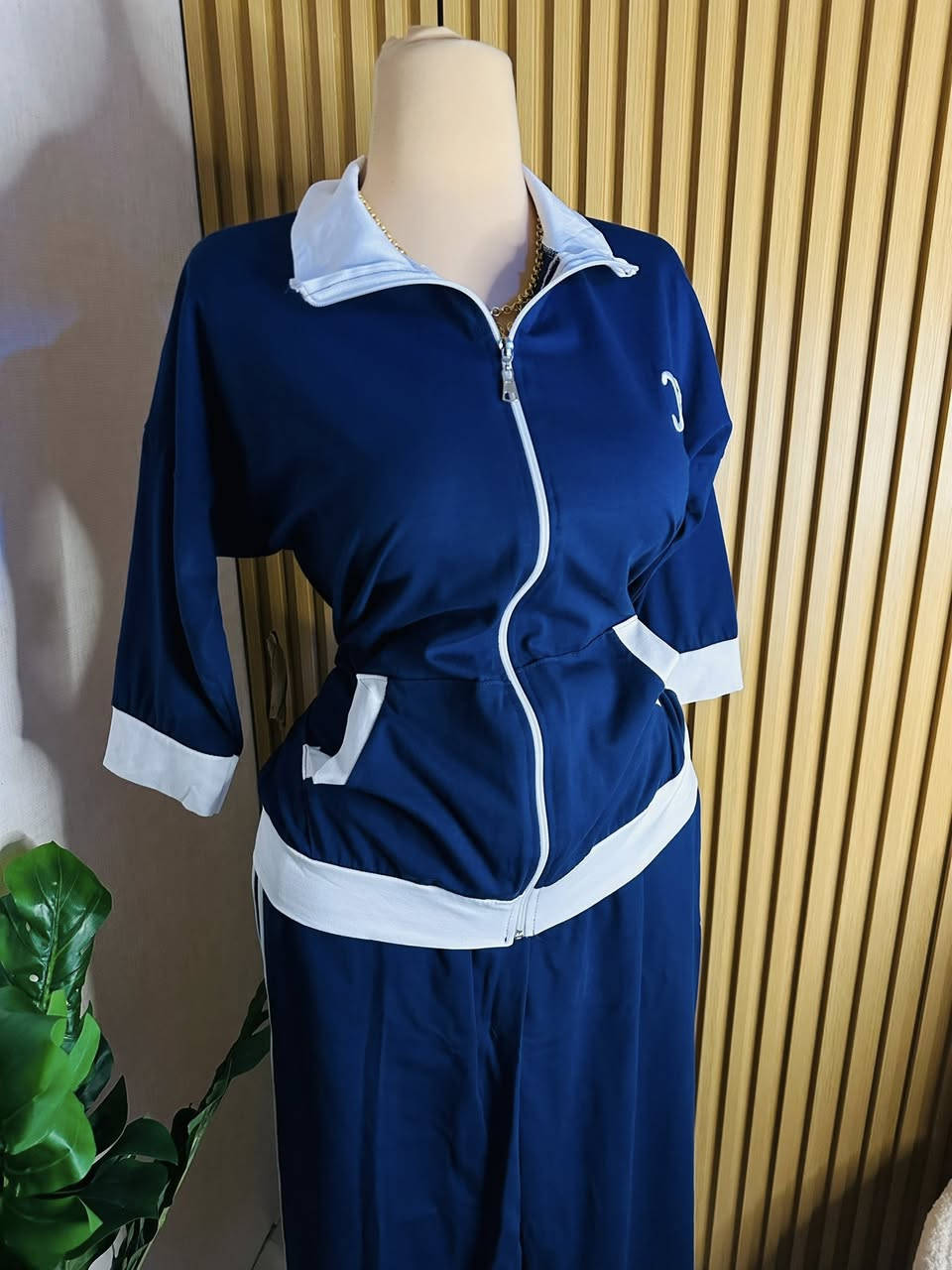 تراك رياضي 🎀🤍
خامه فانيله قطني درجه أولى 💙
قياس l_xl_xxl_xxxl

متوفر بهل لون فقط 💙⚡️
⤵️💙


**إذا كنت صاحب هذا الإعلان وتريد حذفه لأي سبب، رجاءا أرسل رسالة إلى الدعم الفني**