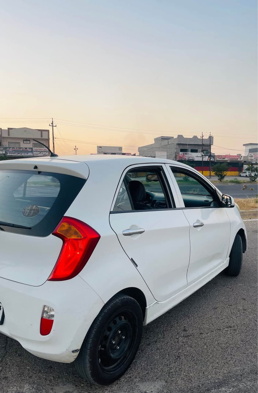 كيا بيكانتو - Kia Picanto 2013
 ناقل الحركة: أوتوماتيك (جير أوتوماتيك)
 المسافة المقطوعة: 140 ألف كيلومتر
 المحرك والجير: بشرط الفحص (مكفولين)
 مصبوغة حزام)
 نظام فرامل مانع للانغلاق (ABS)
 تحكم مقود (أزرار تحكم في عجلة القيادة)
 بلوتوث / مخرج AUX / مخرج USB
 كشافات ضباب (بلاجكتور)
 مرايا جانبية كهربائية
 مرايا مضادة للانعكاس (دژە فول)
 4 زجاج كهربائي (مع خاصية الأوتوماتيك)
 نظام تدفئة الزجاج (جام هیتەر)
 قفل مركزي (سنتر لوك)
 سنوية جدييد ، عنده دفتر بنزين 
رقم موبايل : ***********
مكان - كركوك
سعر : ٥٨ $ كركوك, العراق
