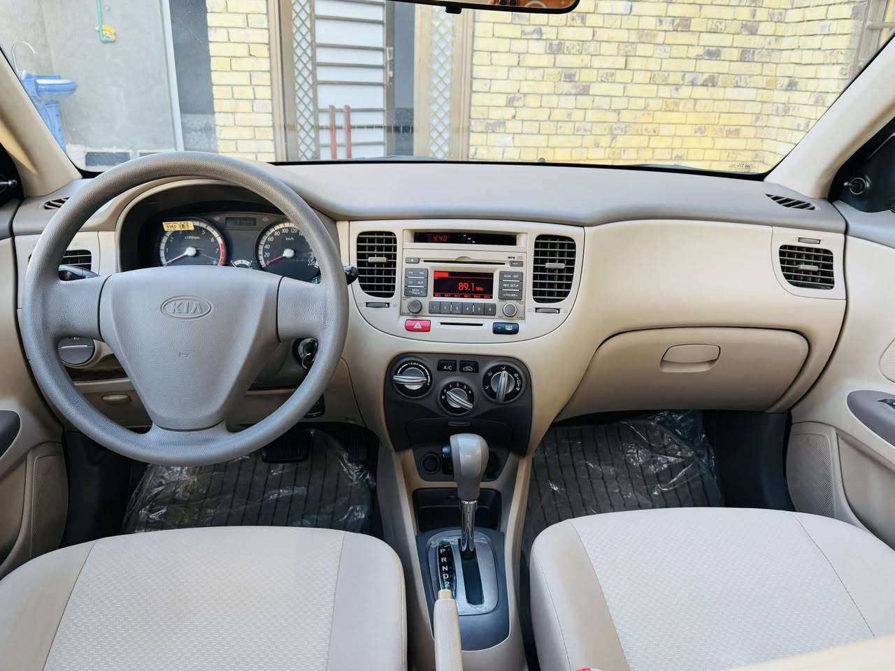 اللهم صل على محمد وال محمد
السلام عليكم كيا ريو موديل 2011 
خليجي ماشيه 27 الف وضع الشركه 
سياره مخزونه على أيد وحده من 2011 لحد لان  بيه صبغ دير الخلفي شويه من الباب الخلفي فقط الباقي مكفوله دواخل السياره 2024 
رقم اربيل بسم كردي تريد وكاله تريد تحويل راعيه كلش خوش انسان 
وانا عندي وكاله عامه سياره بعده بلزكات الشركه ارضيات مال الشركه 
حداديه شرط ما مفتوح بيه برغي على الشركه سياره جديده جدا جاهزه من كلشي مال جناي ترايه شرط زيرو 0️⃣ 
السعر 105 مكان السياره الناصرية 
رجاء بس يدور جديد يتصل 
***********
