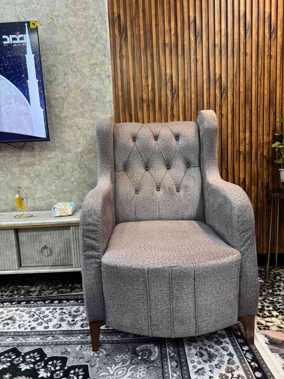 السلام عليكم تخم ١٠ مقاعد جديد بعده مصارله شهرين السعر ٧٥٠وبي مجال التخم امانة الله جديد واحلى من الصور للتواصل ***********
