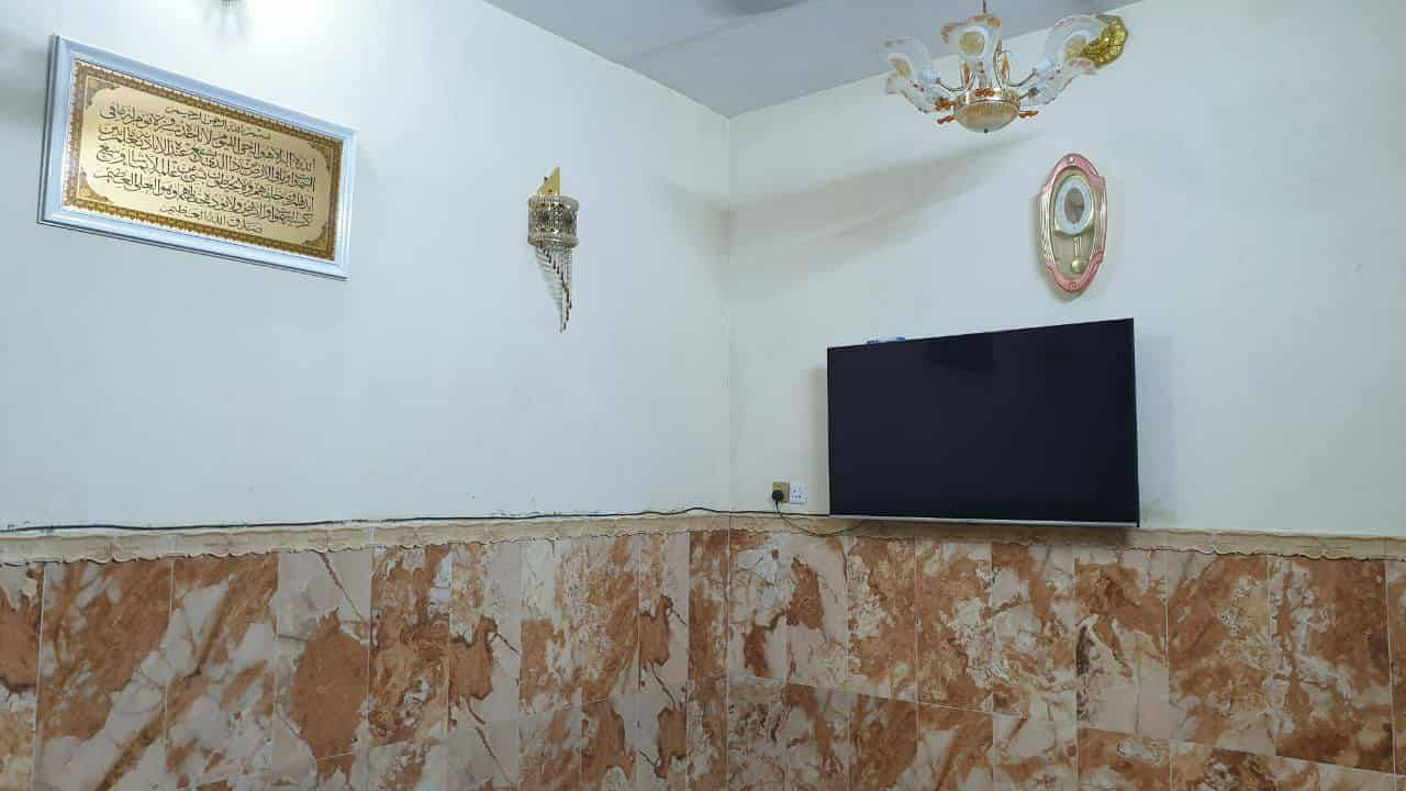 دار البيع  في العماره حي الرحمة الأولى
#العنوان قرب المستوصف المساحة ١٠٠م مربعه 
#الطابق_الاول مطبخ وغرفه
وصاله واستقبال وصحيات داخليه وخارجية
#الطابق_الثاني غرفتين نوم وصحيات
#رقم_توزيع_محافظه متوفر كافه خدمات ماء كهربا مدارس ثانويه متوسطه  بتدئيه  
السعر: ٣٥ مليون  قفل الاستفسار كثر واتساب وتصال ما ارد ‏‪0775 740 5698‬‏
