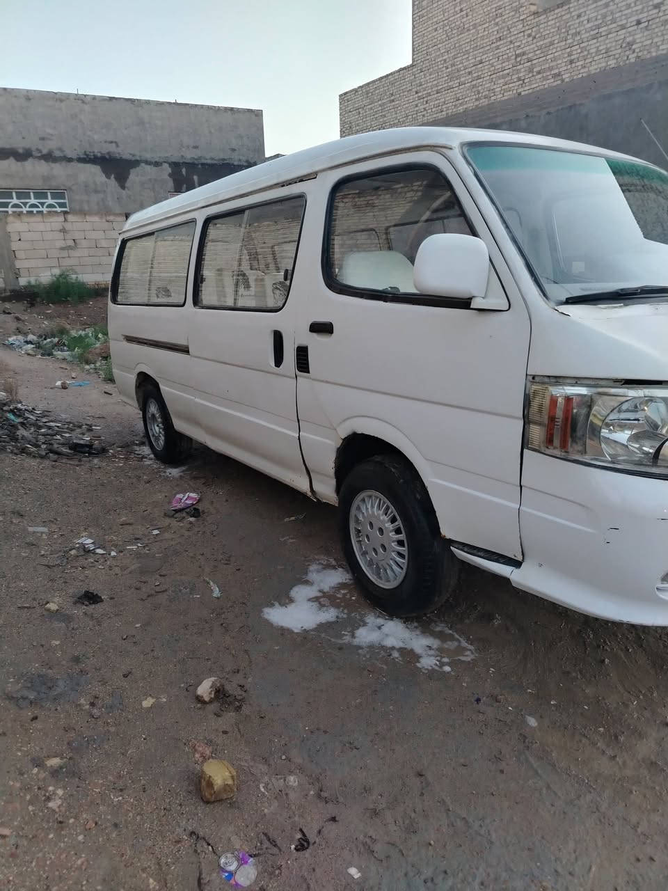 السلام عليكم فتون موديل 2010
مصبوغه جماليه مكينه نضيفه
رقم بابل نكليزي تحويل مباشر
ارضيه جديده دوشمه جديده
جاهزه كبل للشارع ماذب عليها ربع
السعر 47 وبيها مجال  العنوان دوانيه
الرقم ***********
