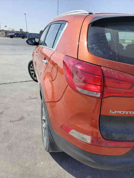 كيا سبورتج 2015 محرك2000 مفتوح مكفول ولامفتوح كير  مكفول ولافتوح مبدل دهن فقط الكشر مكفول ولاقطرة صبغ بيها بيها بارد على كد اربع اصابع بالجالملغ الامامي واربع الصابع بالصندوك السونار موجود ومبدل بنيد اثر طابوكه والقديم موجود بدلت الاصلي من الشركه صبغته تتطابق اللون ماشية ٢٠٠  رقم بغداد الانكليزي هزه ةجديده. سنوية ٢٠٣٥.تخم تاير باتري جديد 5ويل تحكات شاشه كامراه حساسات  
السعر148 وبيها مجال اوالامراوس حسب القناعه بغداد الدورة
***********
