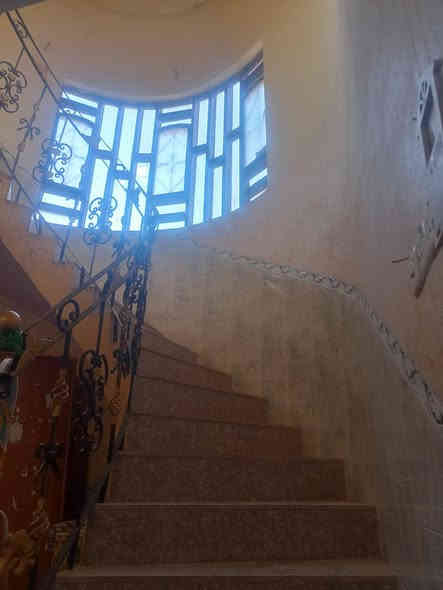 دار للبيع طابوصرف ام الخيل مسلح غرفتين هول مطبخ براني نظيف مطلوب البلديه 10السعر 92 شراي تصل مساحه 150 متر ***********
