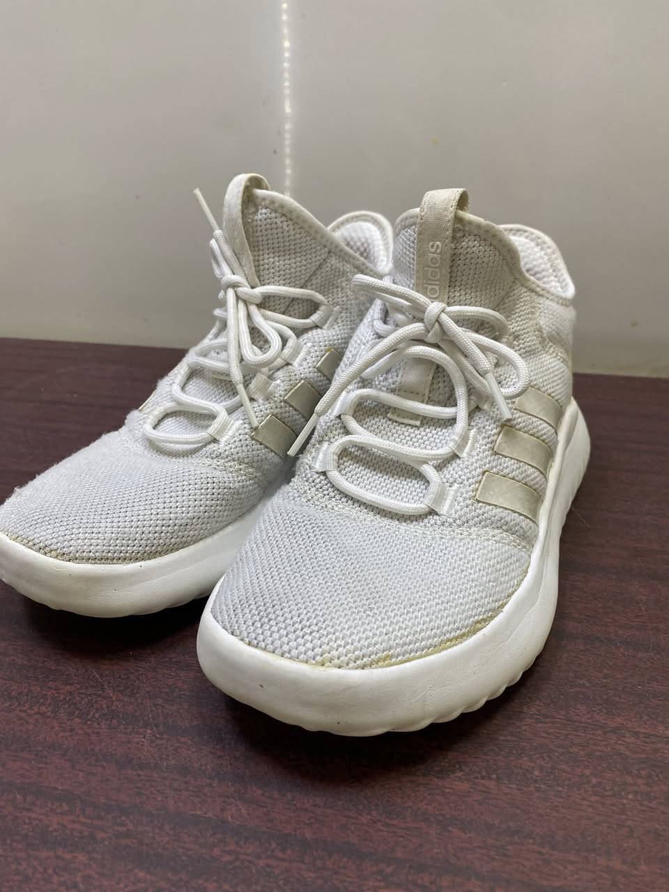 السلام عليكم 
حذاء اديداس باله 
قياس 42/41
سعر 10 الاف 
مكاني بغداد - بلديات 
رقمي ***********
يوجد توصيل 🚚
