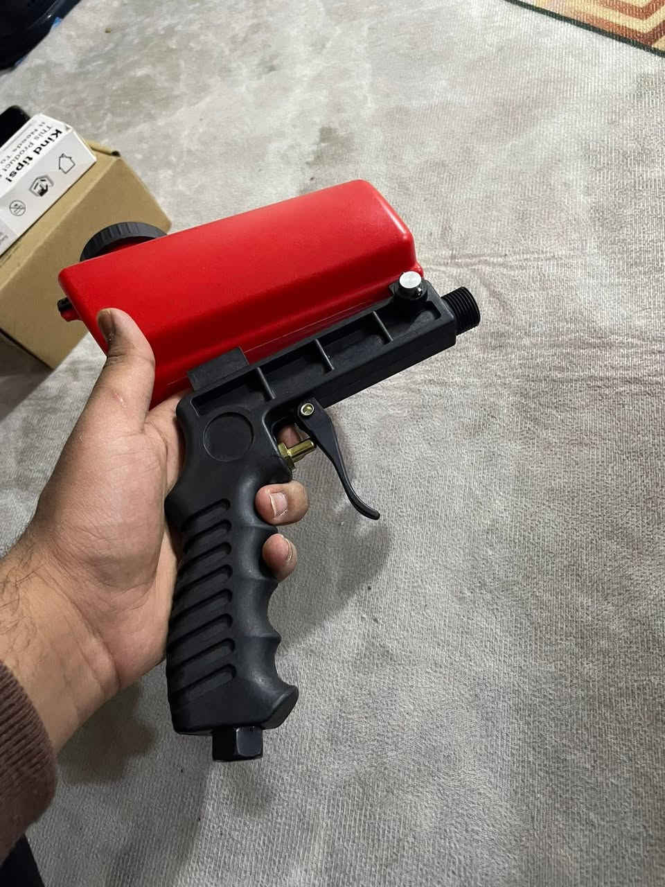 سلام وعليكم مسدس تنضيف برمل على اول تم10الف  للاستفسار واتساب ***********
