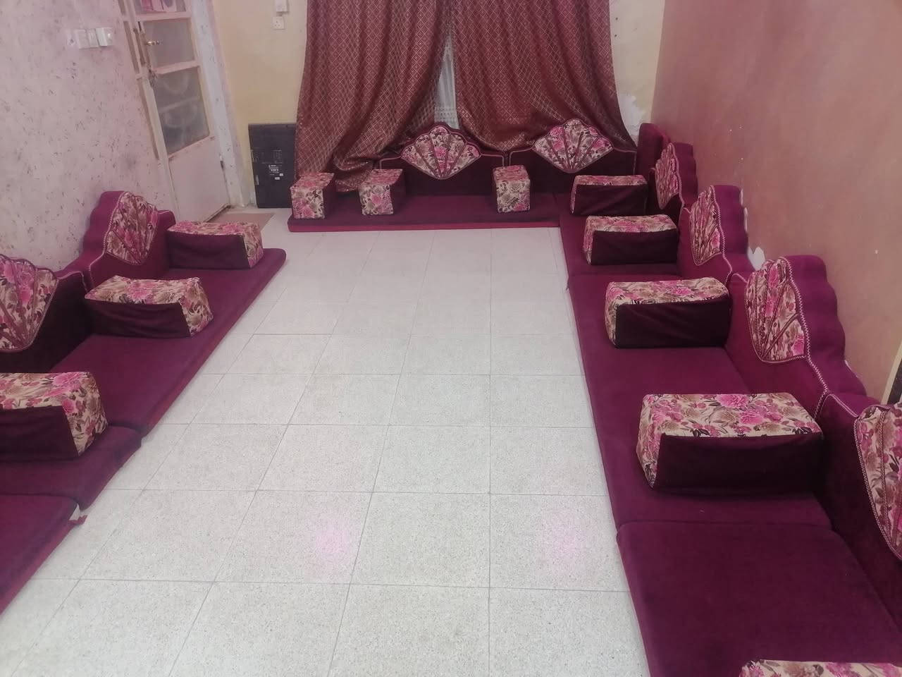 السلام عليكم
جلسه ايرانيه مضغوط يعني ما ينزل
١٦ متر نضيفه رقم موبايل ***********

