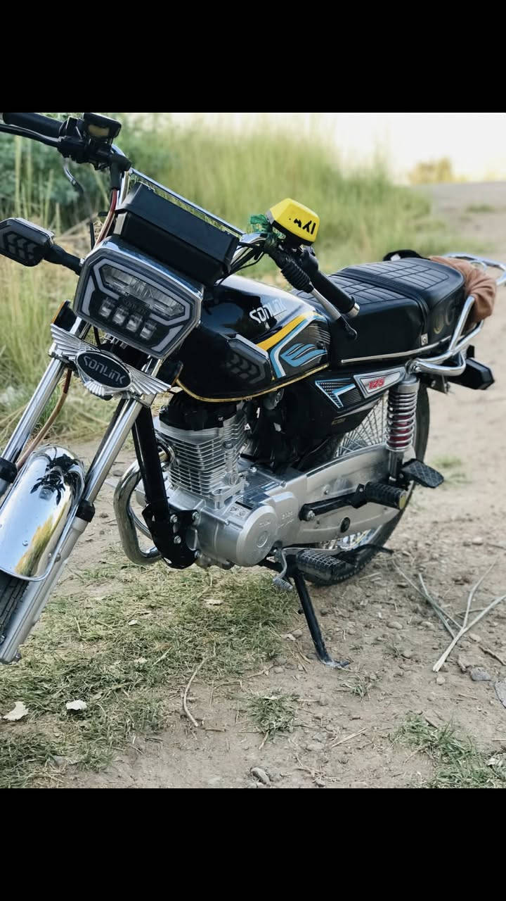 سلام عليكم دراجه للبيع موديل 2024 محدث 2025 مكفوله كفاله عامه اوراق سكنر 5نظيفه كلشش.سعر 670 وبيهاا مجال للتصال ***********👍
