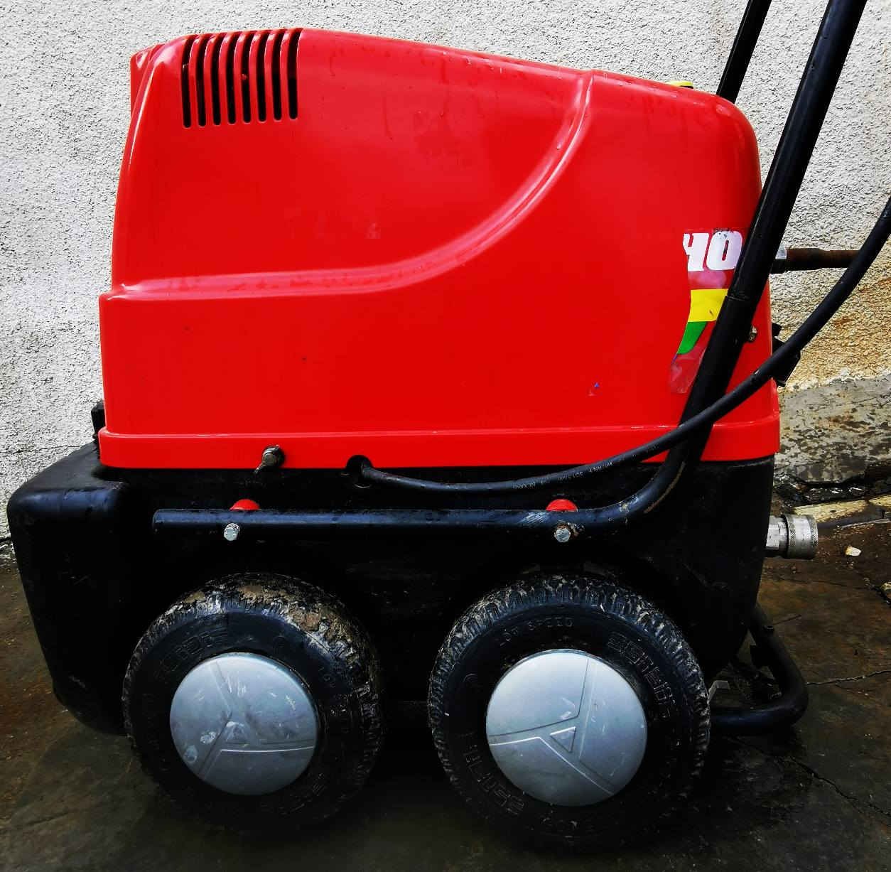 غەسلی ئاوی گەرمی ئەوروپی،140باری حەقیقی و 8.5نیوە و90c°گەرمیەکەیەتی دەسک و سۆندەی خۆی لەگەڵ دایە .*********** شربازهير, السليمانية
