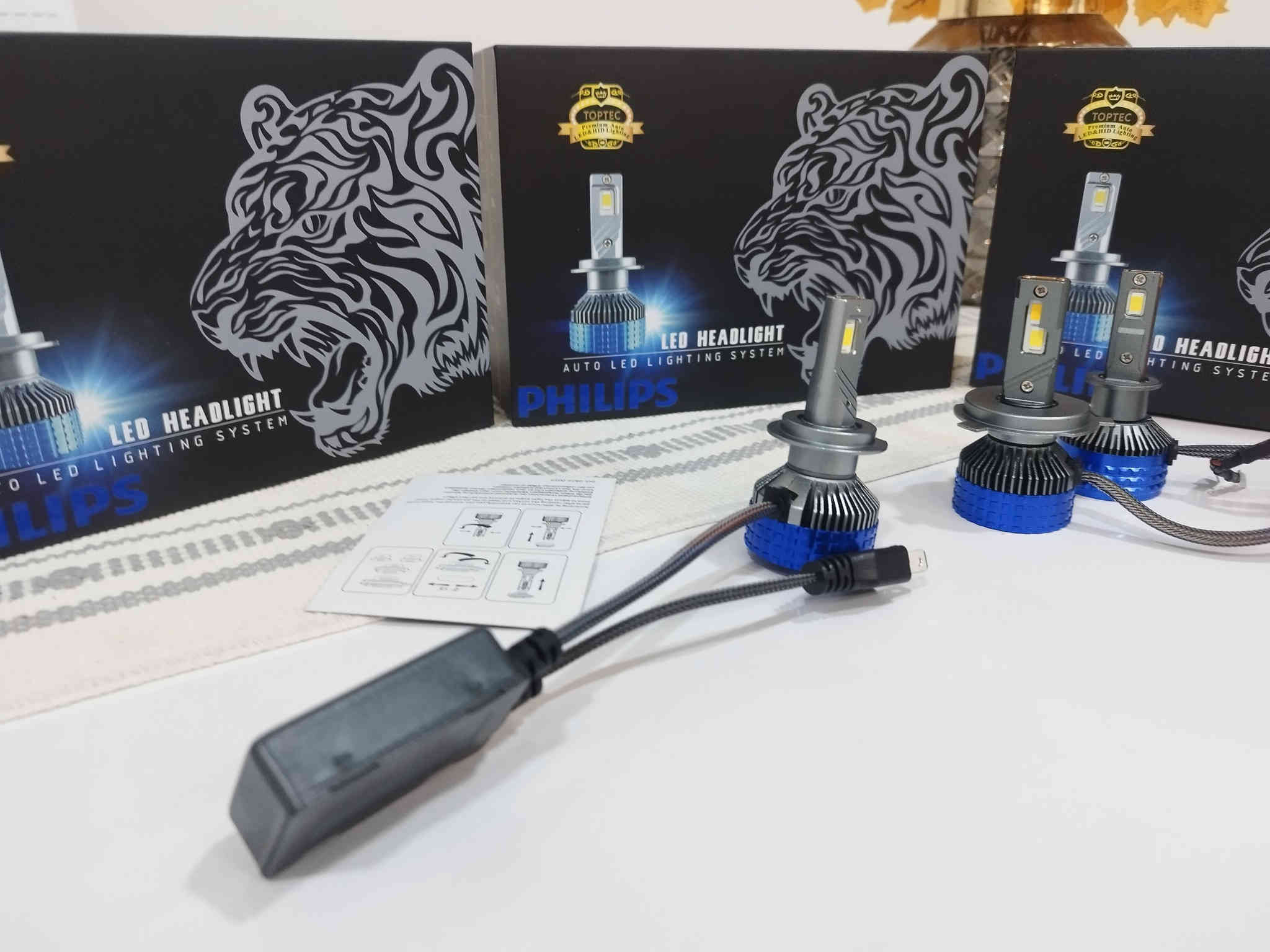 LED  جميع انواع السيارات
ماركة فلبس كوبي وليس هولندي 
ماركة اوسرام 
متوفر ايضا ، الفهد الذهبي والفهد الاسود ، M8 الاصلي 70 واط 
عدسات متغيرة الالوان 
جملة ، مفرد 
عروض خاصة إلى أصحاب المحلات التجارية 
موقعنا السنك  💯 الفرع الاول نهاية شارع مجمع الغفران 
     الفرع الثاني قرب سوق الوزان 

*********** واتساب 
متوفر توصيل مجاني لجميع المحافظات
