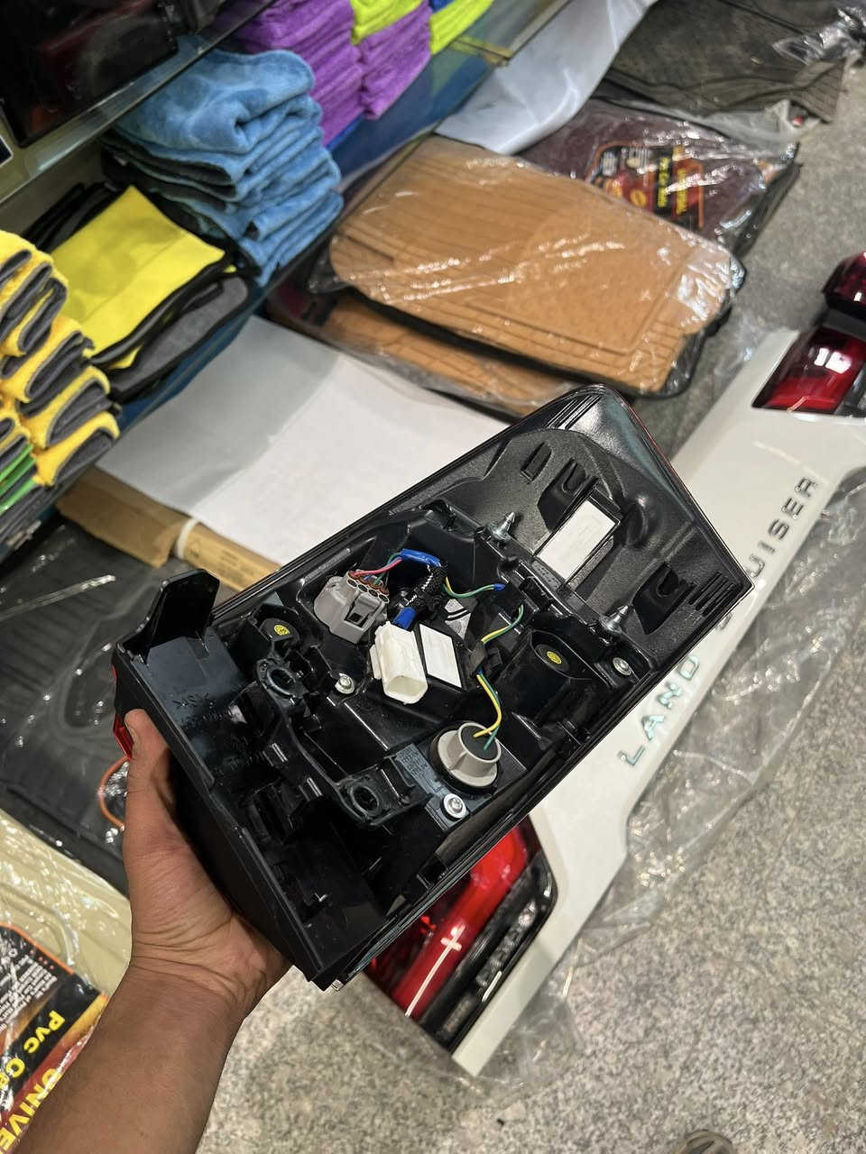 الحميري الاكسسوارات السيارات
اصلي وكاله 
٢٠٢٤ 
***********
