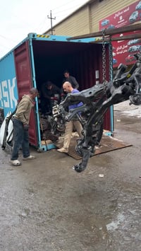 التفصيييييخ بس عند الركن الابيض🔥🔥🔥🔥🔥  وصلت حاويه الركن الابيض السيارات...