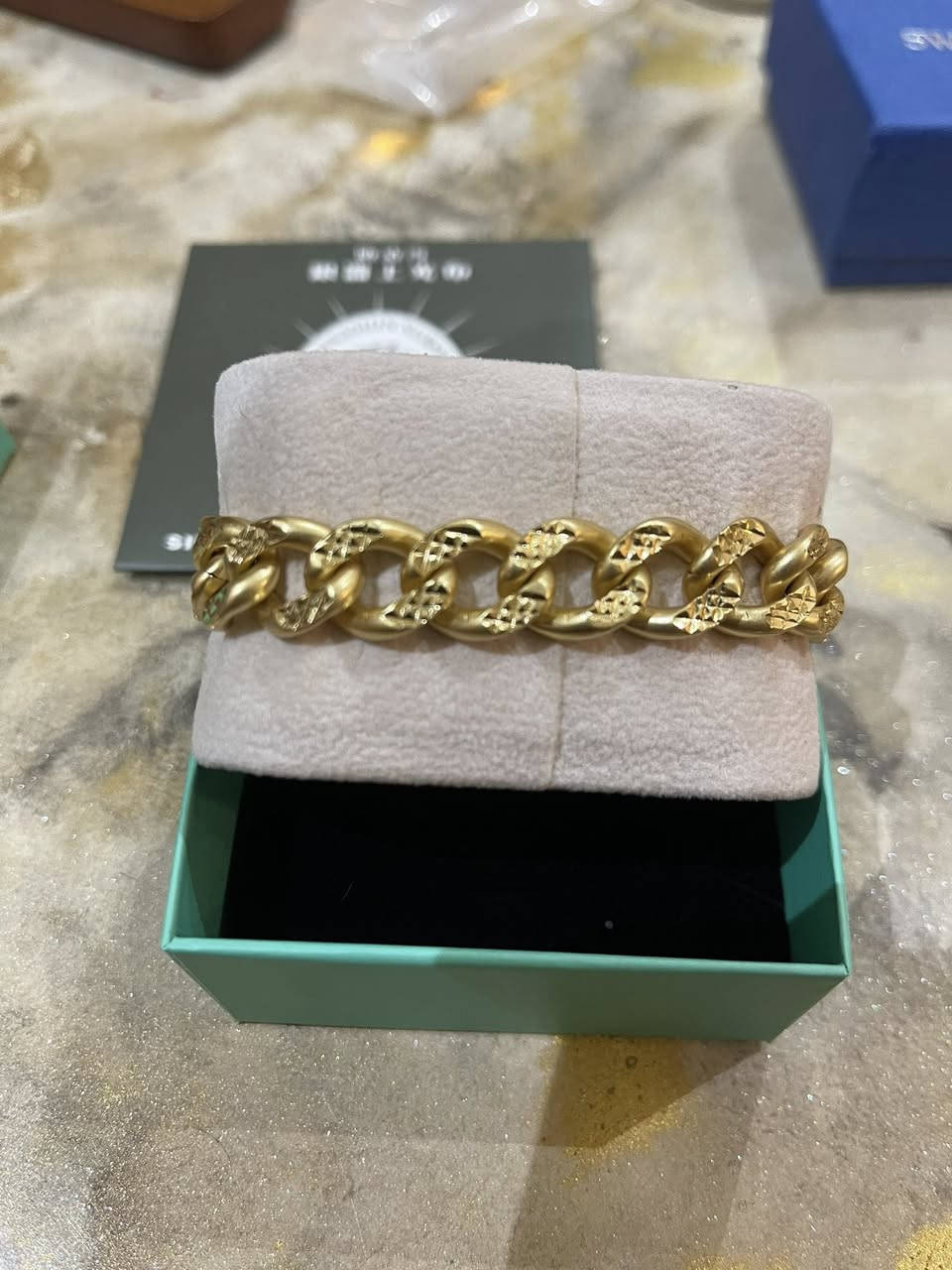 Versace سوار قطعه تخبل


**إذا كنت صاحب هذا الإعلان وتريد حذفه لأي سبب، رجاءا أرسل رسالة إلى الدعم الفني**