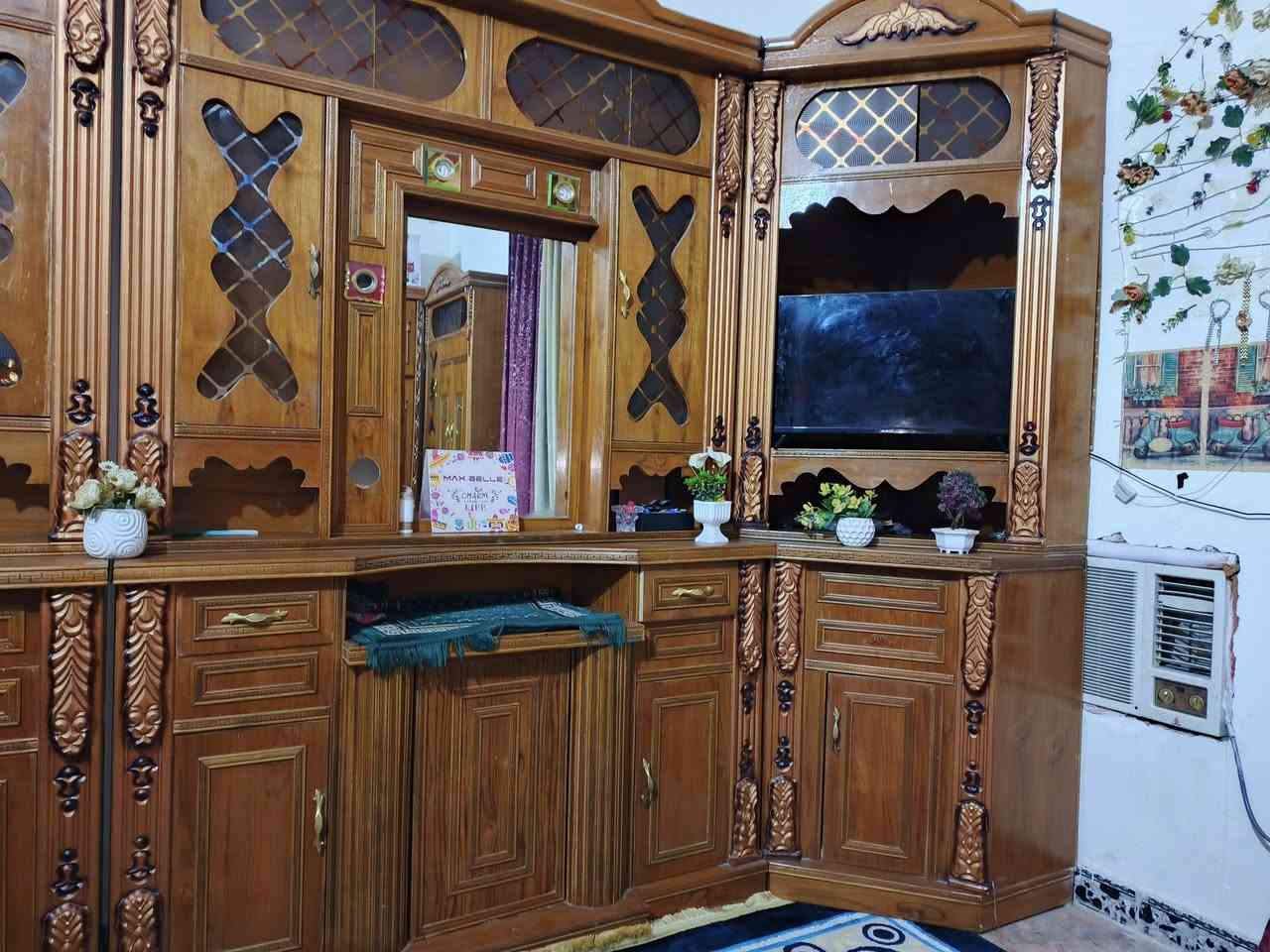 للبيع غرفه اخشاب حطاطه ديوان سعر مليون و50 وبيه مجال بسيط للاستفسار اتصل على رقم ***********او *********** أو خاص
