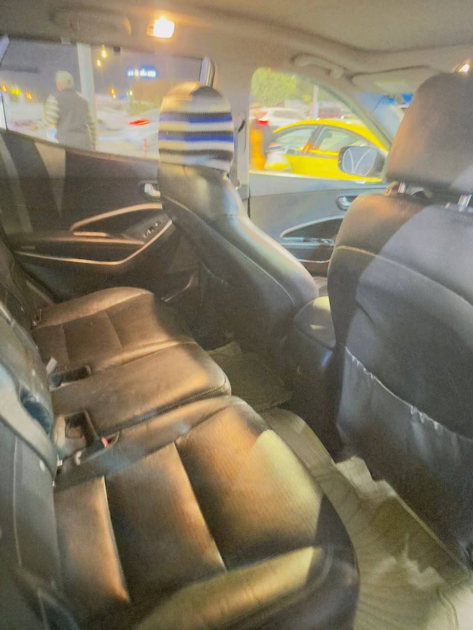 السلام عليكم سياره سنتافيا لبيع
سنتافيا موديل 16السياره جديده وكلين تايتل 
المواصفات 
1كشن جلد ومتحرك 
٢فتحتين بل سقف 
3بصمه                                        مكان السياره حله 
٤جنطي شفط 
5كلين تايتل لا حداث ولا ابد  
6 مكينه 4 سلندر 
 الاستفسار اكثر رقم الهاتف           
‏‪***********‬‏
