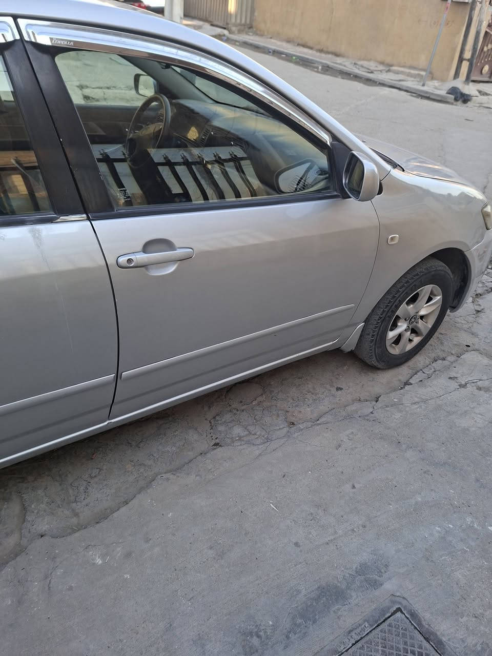 كورولا بيكاتشو موديل 2005 محرك 1600
تبريد تدفئة شغالات مصبوغة عام للجمالية بيهة جاملغات خلفية رقم بغداد باسمي السعر 78 وبيهة مجال بغداد الدورة 
***********
