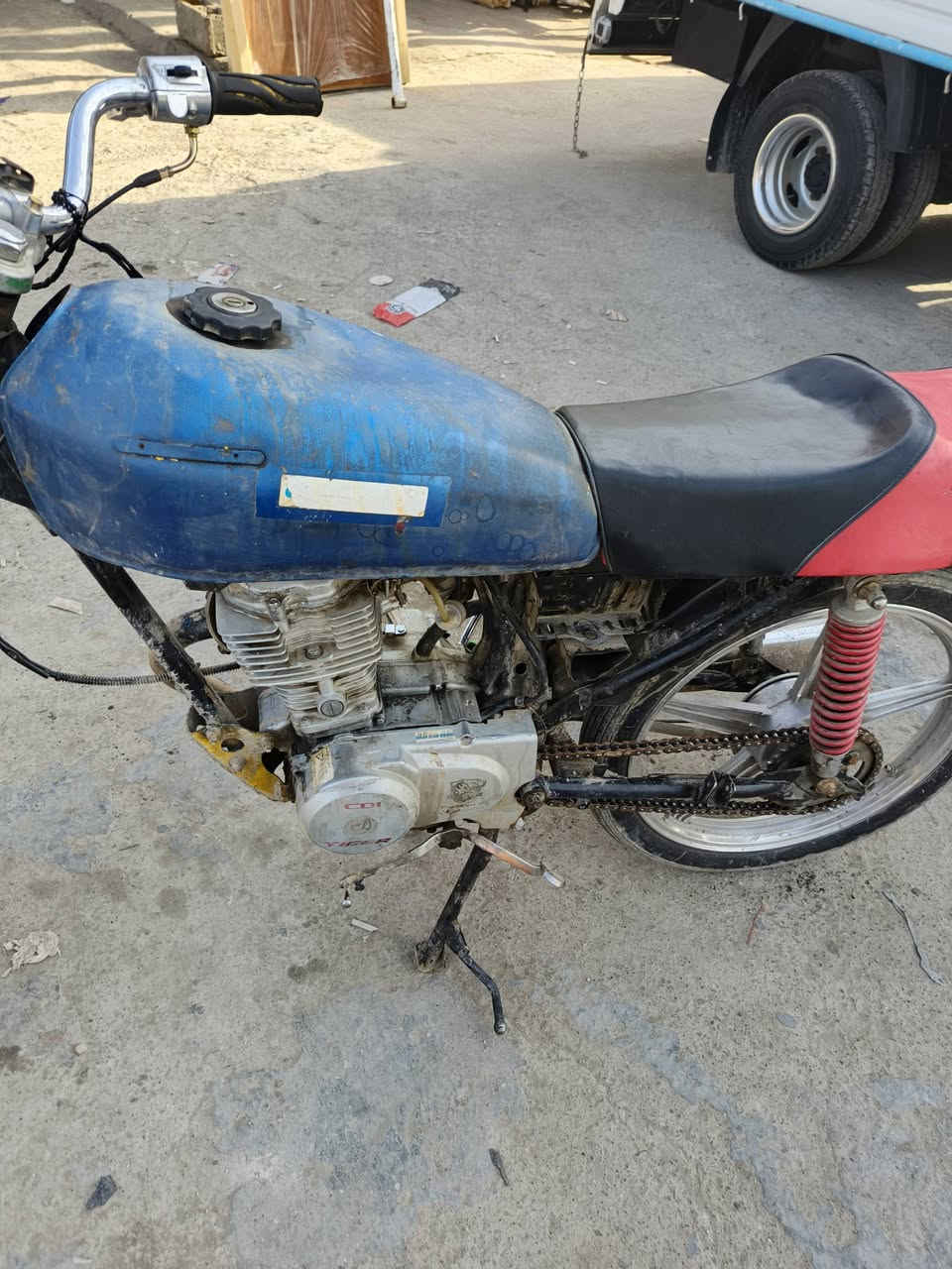 اسلام عليكم
دراجه ايراني 4 كير دراجه ابيع كوم حديد  دراجه شغاله نقصه عباره مال رجلين و تفيلس وبيه نضوح قليل شلعه فول معدل فول دراجه للبيع بدون طياريه سعر 250 وبيه مجال حك الجيه مكاني بغداد زعفرانيه رقمي ***********

#ادمن_الحب🩵
