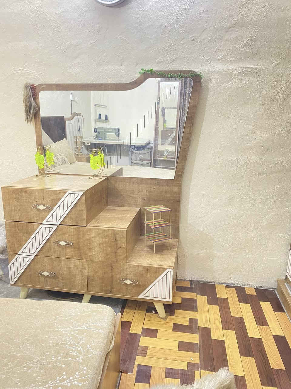 غراض للبيع مال شيله كلهن انضاف مكان السيديه مقابيل العاب السيديه وهذا رقم
0772 264 7757
