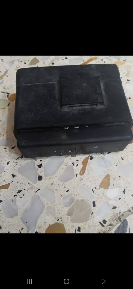 السلام عليكم  للبيع اصليات 
عقل ثعلب جي تي ار سعره ٣٠ وبيه مجال 
ويل ماكس عدله ٣٥ بي مجال
بغداد / ***********
