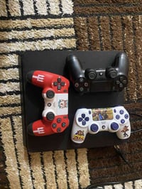 بلاي ستيشن 4للبيع سعر400 07518042515