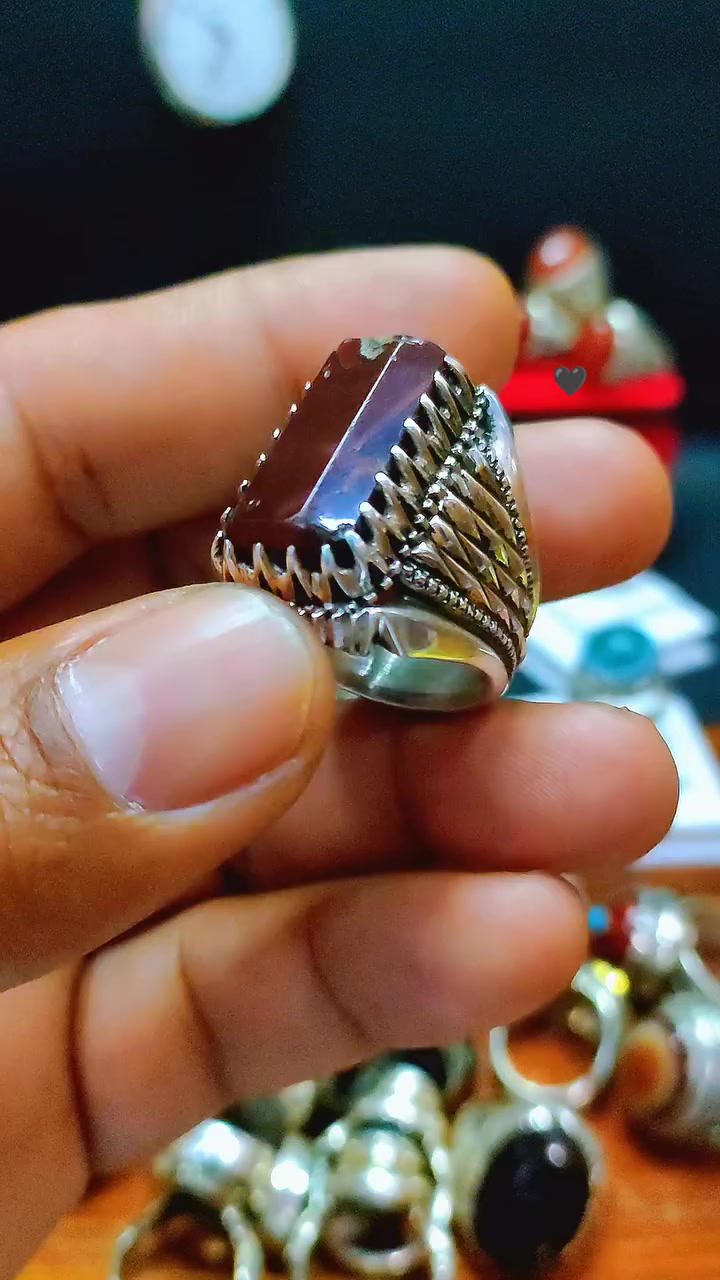 اللهم صل على محمد وال محمد الطيبين الطاهرين 
أبو مؤمل الزريجاوي (***********)
